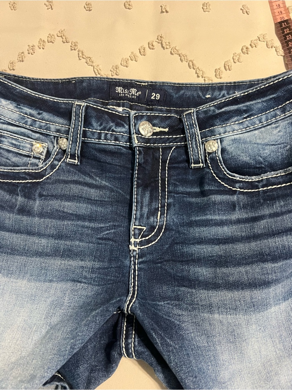 Miss Me Mid Rise Denim Shorts Size 29 EUC Embellished Pocket Stretch - Picture 8 of 9